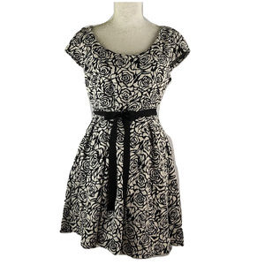 Elle Women's Black White Rose Print Dress SZ M